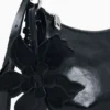 Umhängetasche mit Geldbörsen-Nahtdetails