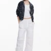 Wandelbare Hose mit Blumen von Tyler Mcgillivary